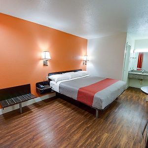 Queen Room Mobility accessible